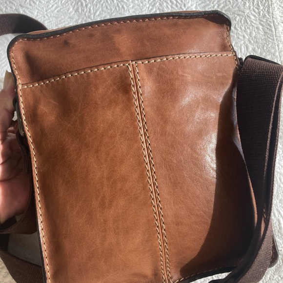 Men’s Leather Shoulder Bag Vintage Styling - Picture 4 of 4